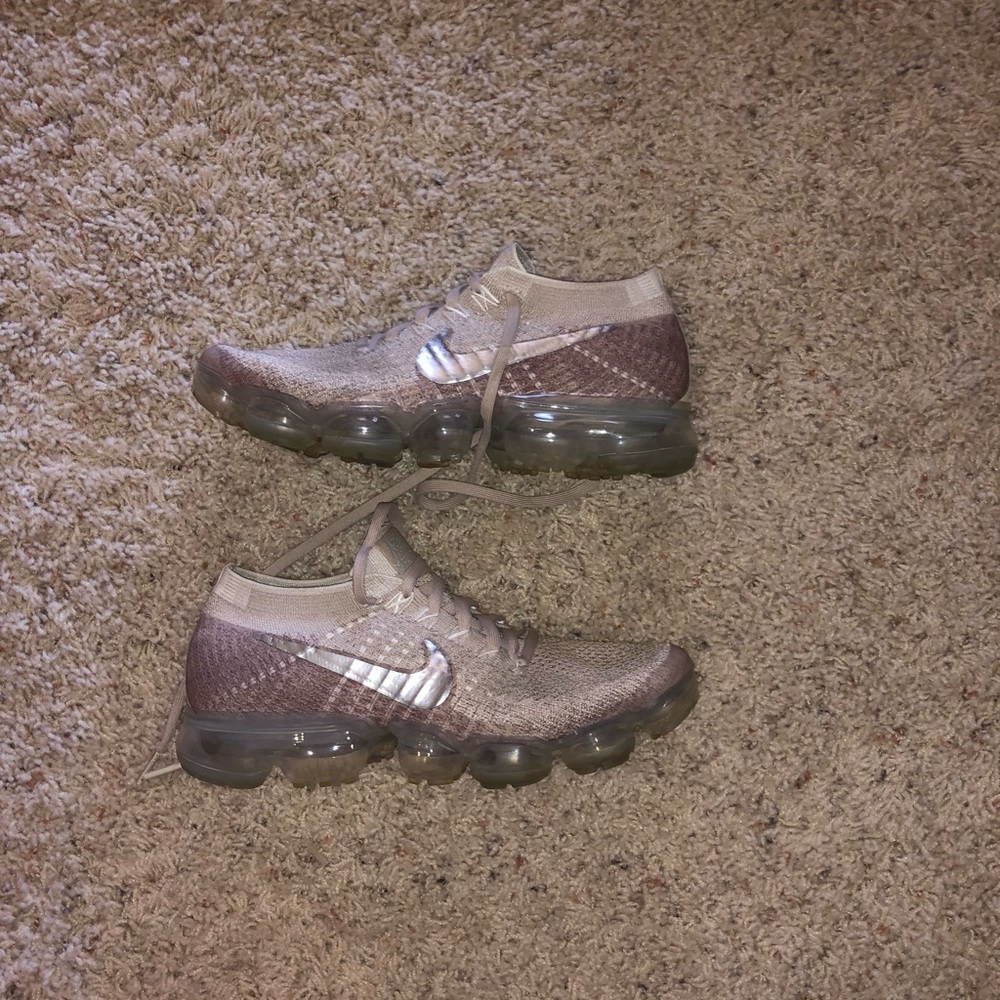 Nike women’s vapor max flyknit shoes
